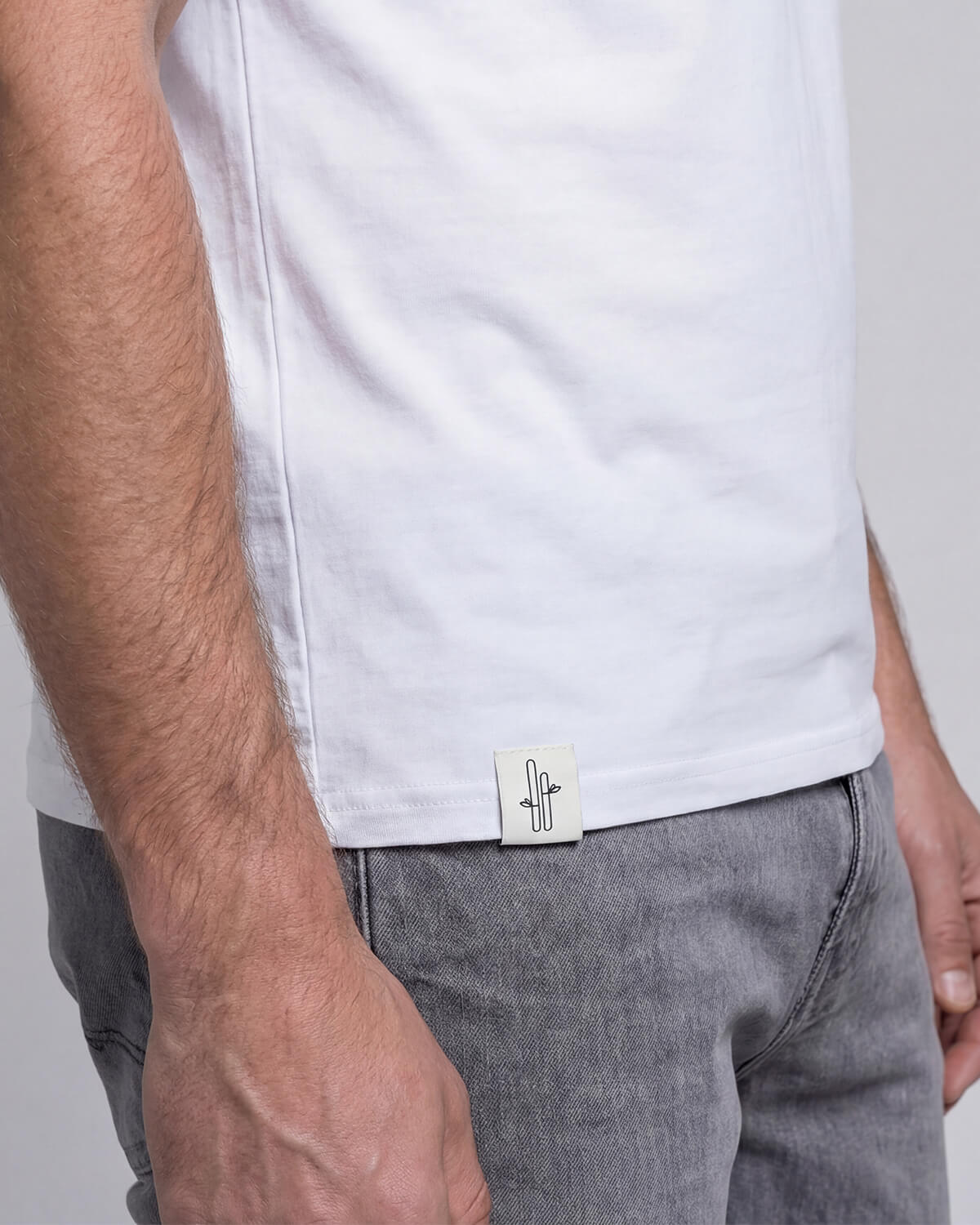 במבוק - לבן - קלאסי