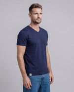 חולצת במבוק נייבי נושמת לגבר