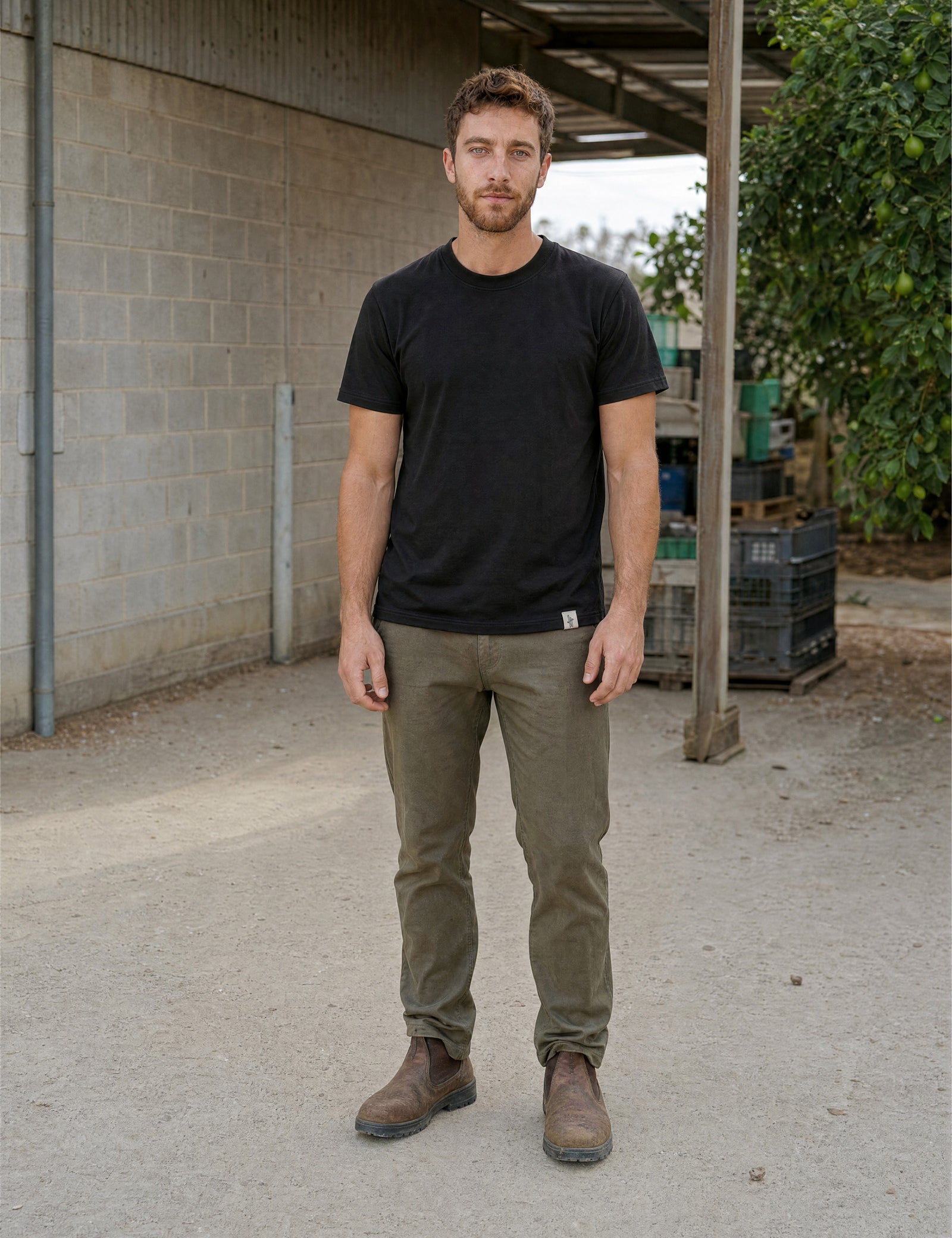 LUKACHARI black thick collar bamboo t-shirt on model