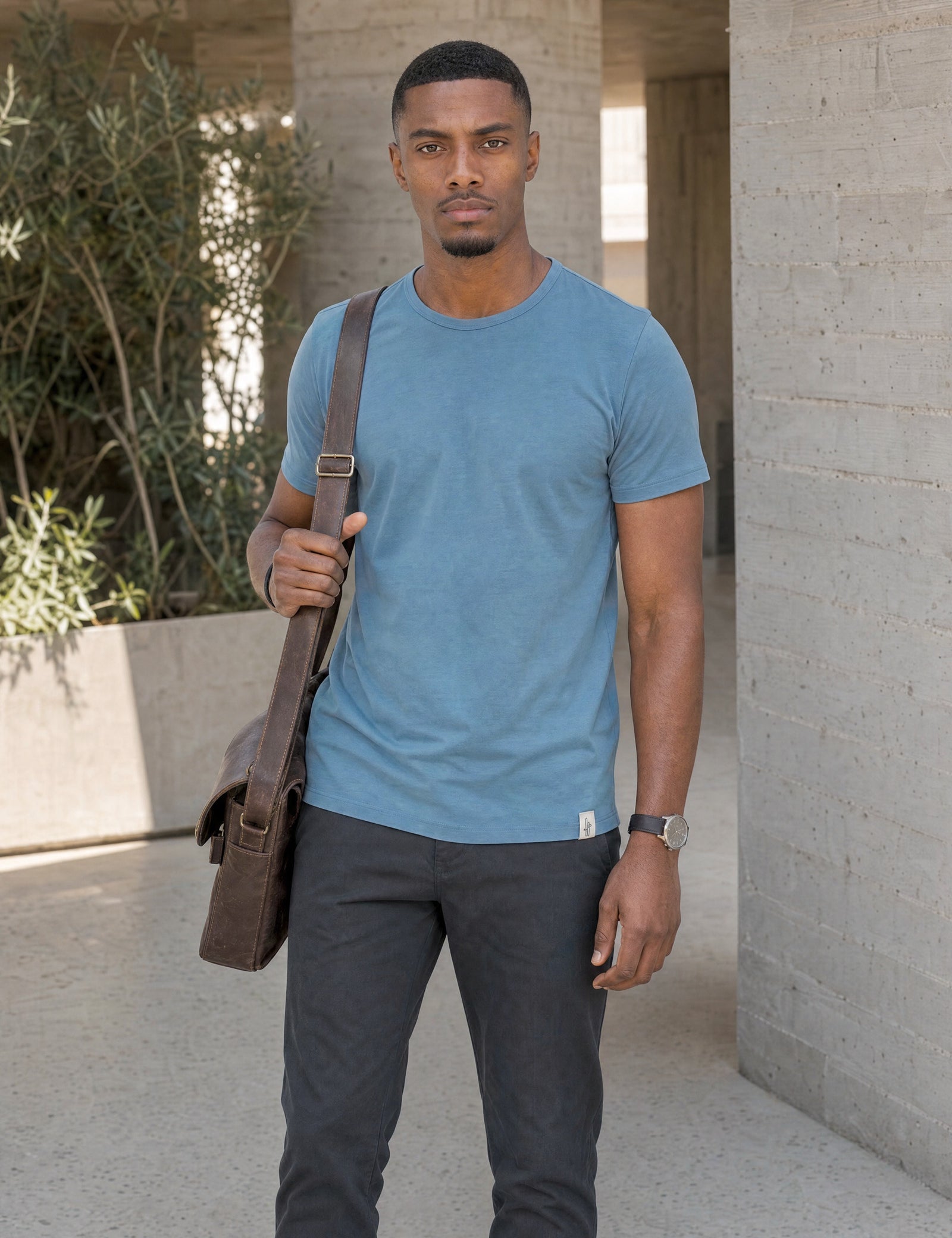LUKACHARI light blue thick collar bamboo t-shirt on model