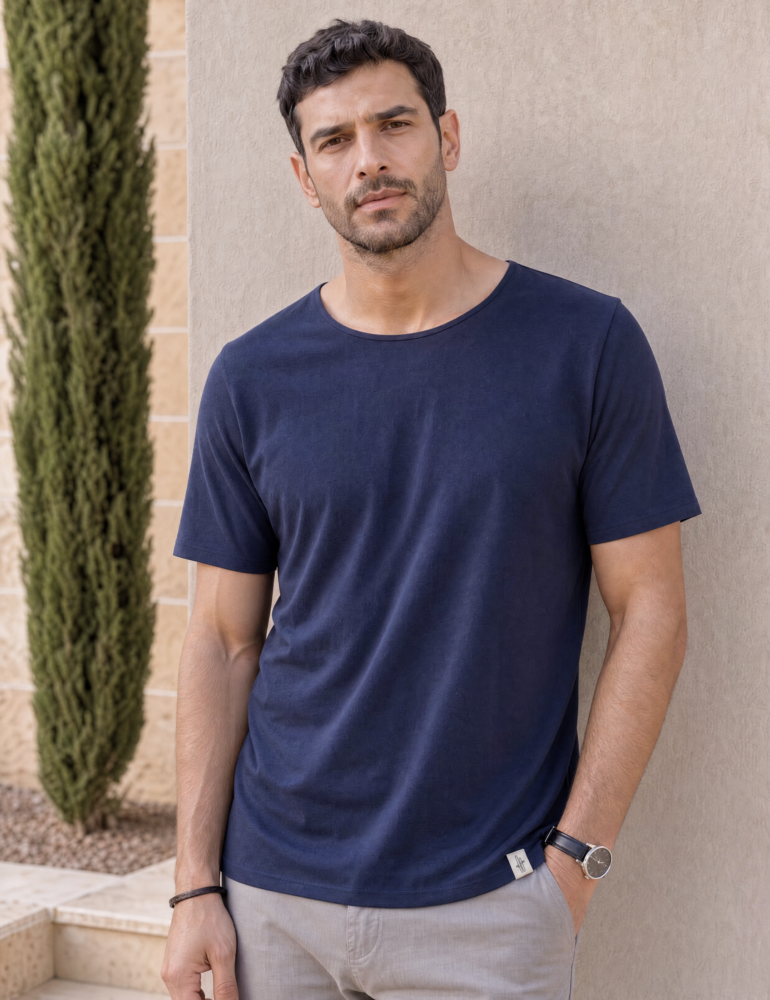 LUKACHARI navy thin collar bamboo t-shirt on model