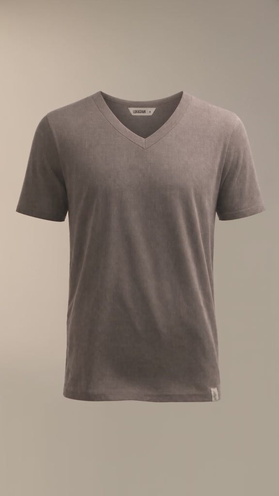 LUKACHARI product film, V-neck bamboo t-shirt in brown
